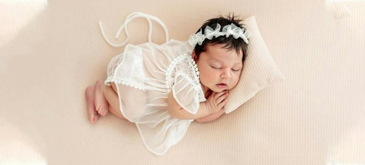 10 Nama Bayi Perempuan yang Artinya Kaya
